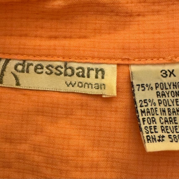 Dressbarn Women’s 3X orange button up shirt. EUC 3/4 sleeves with button - Picture 4 of 5